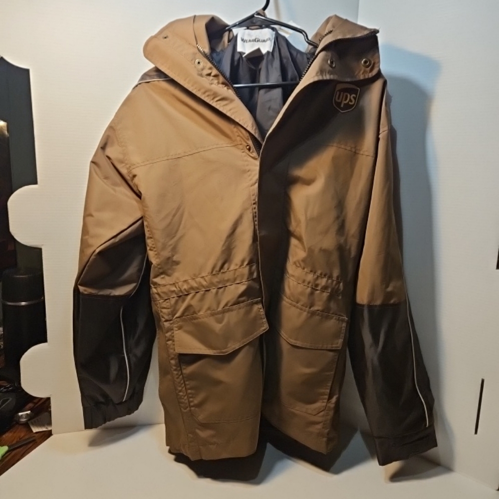United Parcel Service UPS Jacket XS WearGuard Zipper & Packable Hood